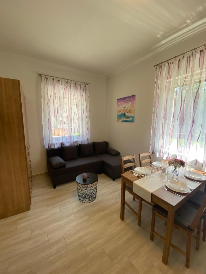 Karinthy Haz Guest House ชิโอฟก ภายนอก รูปภาพ