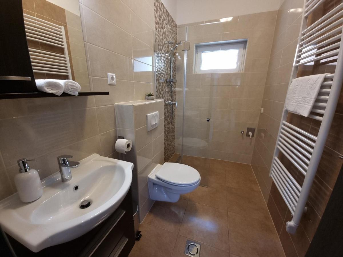 Karinthy Haz Guest House ชิโอฟก ภายนอก รูปภาพ